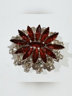 Vintage Red Crystal Floral Brooch - Elegant Women's Jewelry